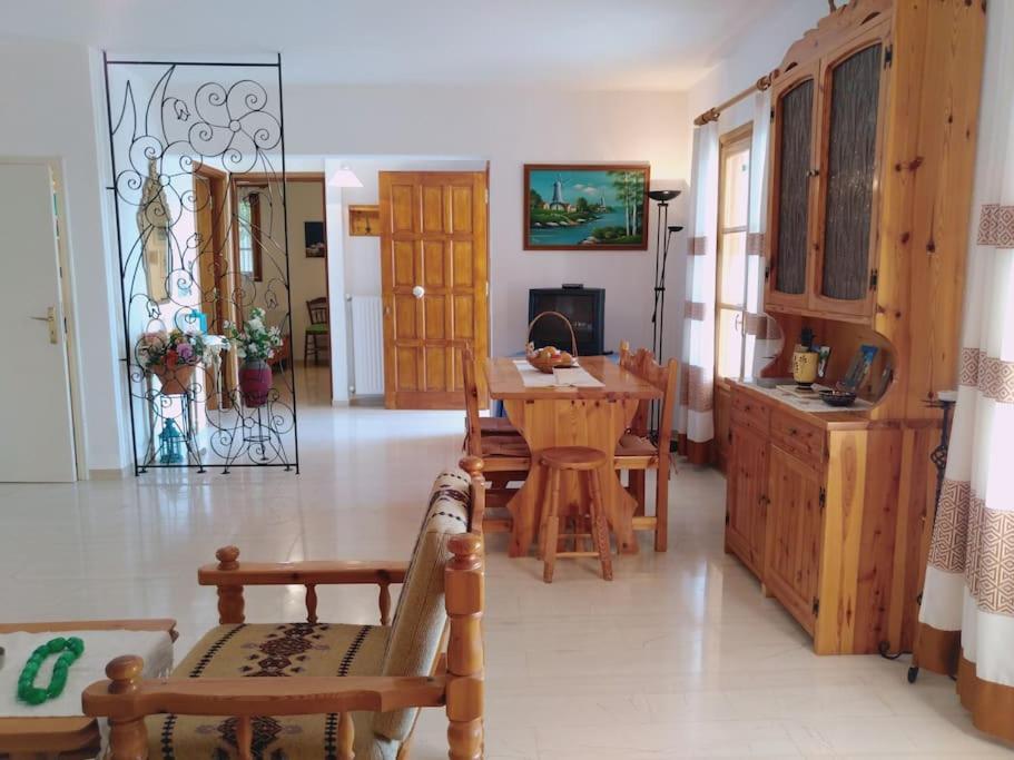 Explore Aegina Island Сувала Екстер'єр фото