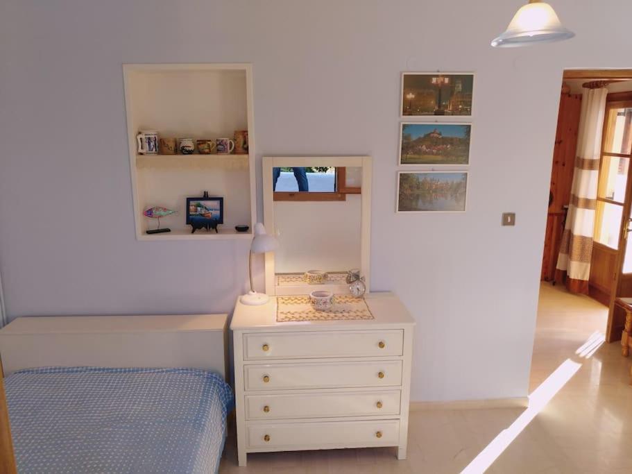 Explore Aegina Island Сувала Екстер'єр фото